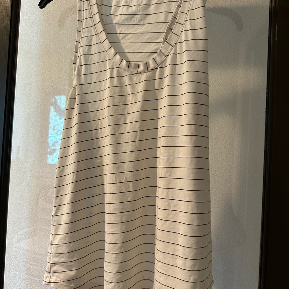 Lululemon Athletica Cream Sleeveless Relaxed Tank Top
